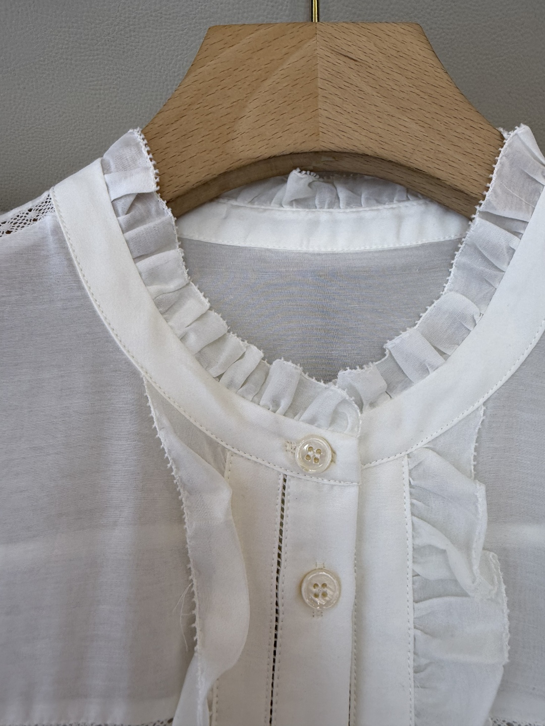 BS1036#新款衬衫💕30% 真丝棉 长袖镂空绣花衬衫 米白色 SMLXL