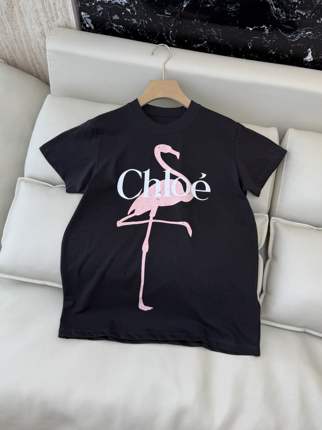 NO:657066,CK036# New T-shirt Chloe's latest hot style flamingo printed letter logo short-sleeved T-shirt two colors SML,,chloe,loewe,T-shirt,tees,t-shirt,alexander wang19860909CK036#新款T恤 Chloe 最新爆款 火烈鸟印花字母logo 短袖T恤 两色 SML,,chloe,loewe,T-shirt,tees，t-shirt,alexander wang,Women's clothing