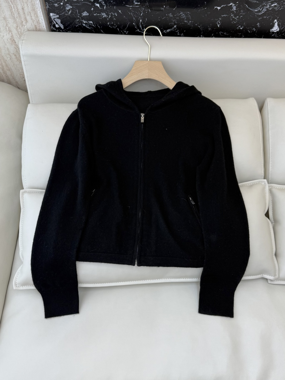 NO:657101,DM001# New sweater Theory hooded cashmere long-sleeved cashmere sweater black gray white ML,,sweaters,hats,alexander wang19860909DM001#新款毛衣 Theory 带帽 山羊绒 长袖羊绒毛衣 黑色 灰色 白色 ML,,sweaters,hats,alexander wang,Women's clothing