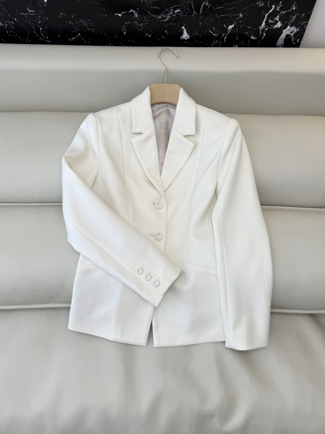 XZ0131#新款外套🌾Dior 10% 羊毛 一排扣 修身显瘦 长袖西装外套 黑色 米白色 36-42