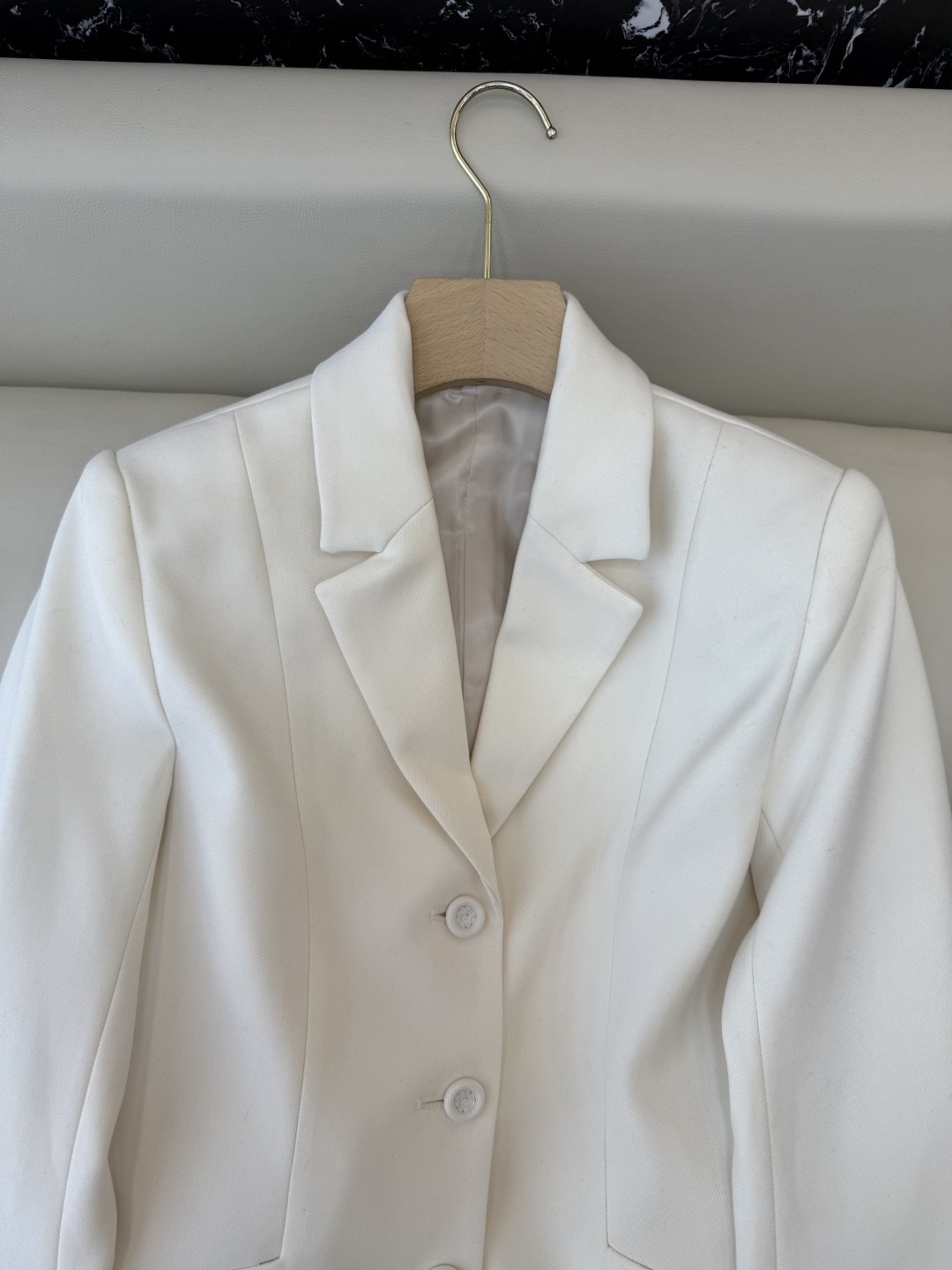 XZ0131#新款外套🌾Dior 10% 羊毛 一排扣 修身显瘦 长袖西装外套 黑色 米白色 36-42