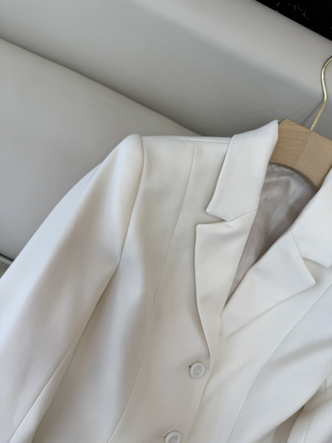 XZ0131#新款外套🌾Dior 10% 羊毛 一排扣 修身显瘦 长袖西装外套 黑色 米白色 36-42