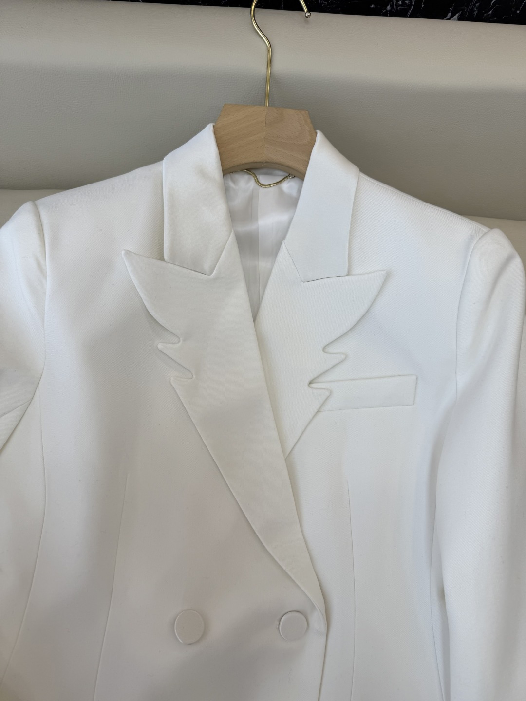 XZ0137#新款外套🌾YSL 天使之翼造型领 80%羊毛 双排扣 长款 西装外套 黑色 白色 SMLX