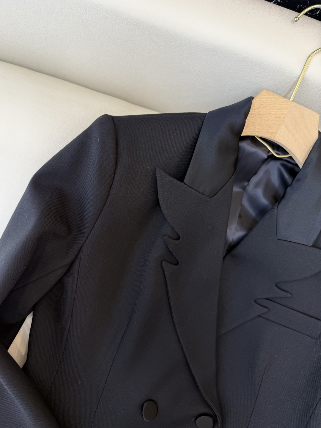 XZ0137#新款外套🌾YSL 天使之翼造型领 80%羊毛 双排扣 长款 西装外套 黑色 白色 SMLX