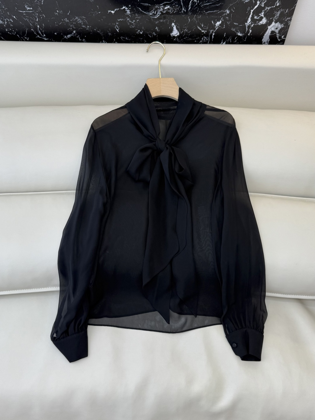 NO:657012,XZ0126# new shirt YSL silk bow long-sleeved shirt black polka dot color SMLXL,,saint laurent,shirts,real silk,alexander wang19860909XZ0126#新款衬衫 YSL 真丝 蝴蝶结 长袖衬衫 黑色 波点色 SMLXL,,saint laurent,shirts,real silk,alexander wang,Women's clothing