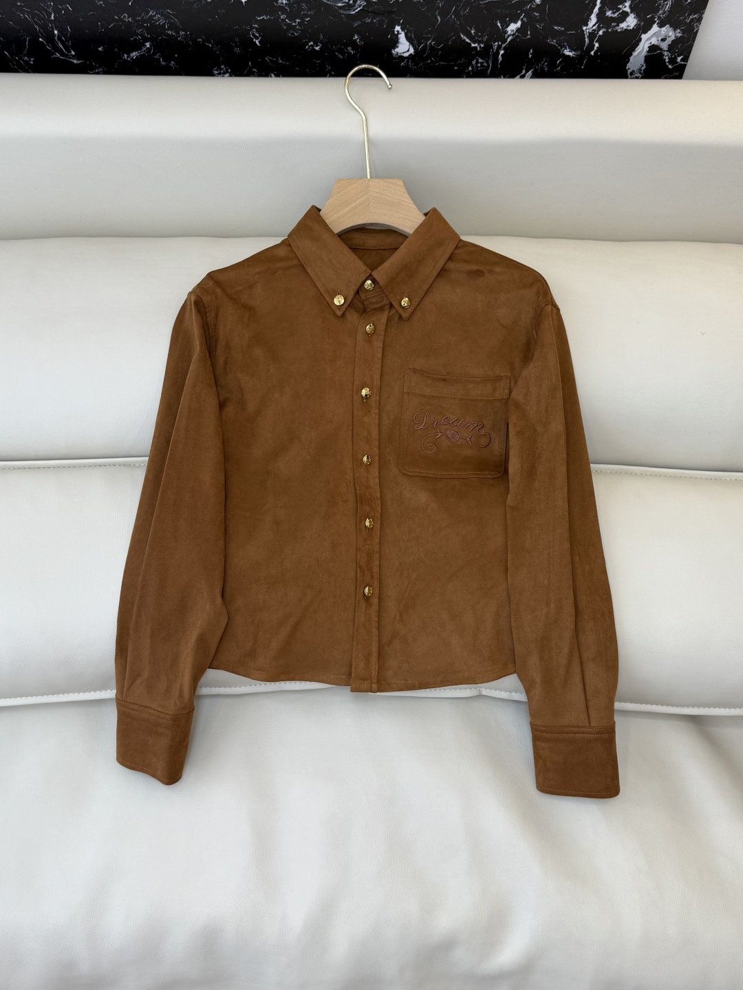 NO:658017,CY075# new shirt Celine embroidered logo sheepskin long-sleeved shirt caramel color SML,,celine,shirts,sheepskin,alexander wang19860909CY075#新款衬衫 Celine 绣花logo 羊皮绒 长袖衬衫 焦糖色 SML,,celine,shirts,sheepskin,alexander wang,Women's clothing
