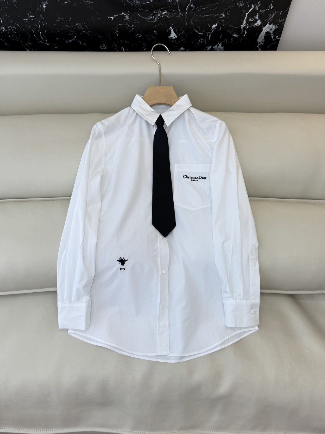 NO:658011,CY076# New shirt P Dior little bee embroidered logo long cotton shirt white SML,,dior,shirts,alexander wang19860909CY076#新款衬衫P Dior 小蜜蜂 绣花logo 长款纯棉衬衫 白色 SML,,dior,shirts,alexander wang,Women's clothing