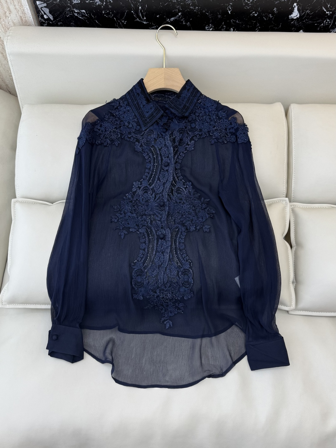 QD7641#新款衬衫💕ES 重工 顺宇丝 100% 真丝蕾丝绣花长袖衬衫 藏青色 白色 SMLXL