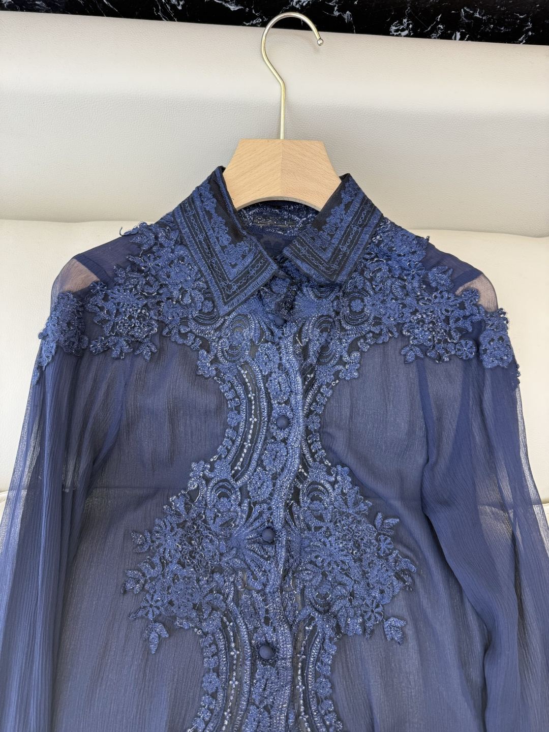 QD7641#新款衬衫💕ES 重工 顺宇丝 100% 真丝蕾丝绣花长袖衬衫 藏青色 白色 SMLXL