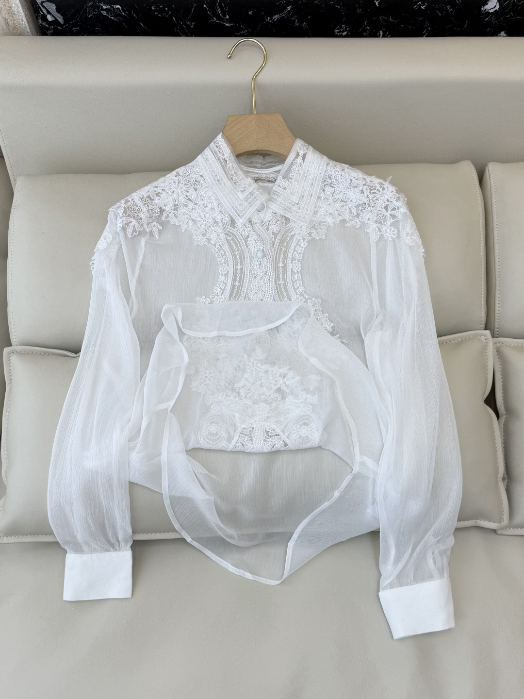 QD7641#新款衬衫💕ES 重工 顺宇丝 100% 真丝蕾丝绣花长袖衬衫 藏青色 白色 SMLXL