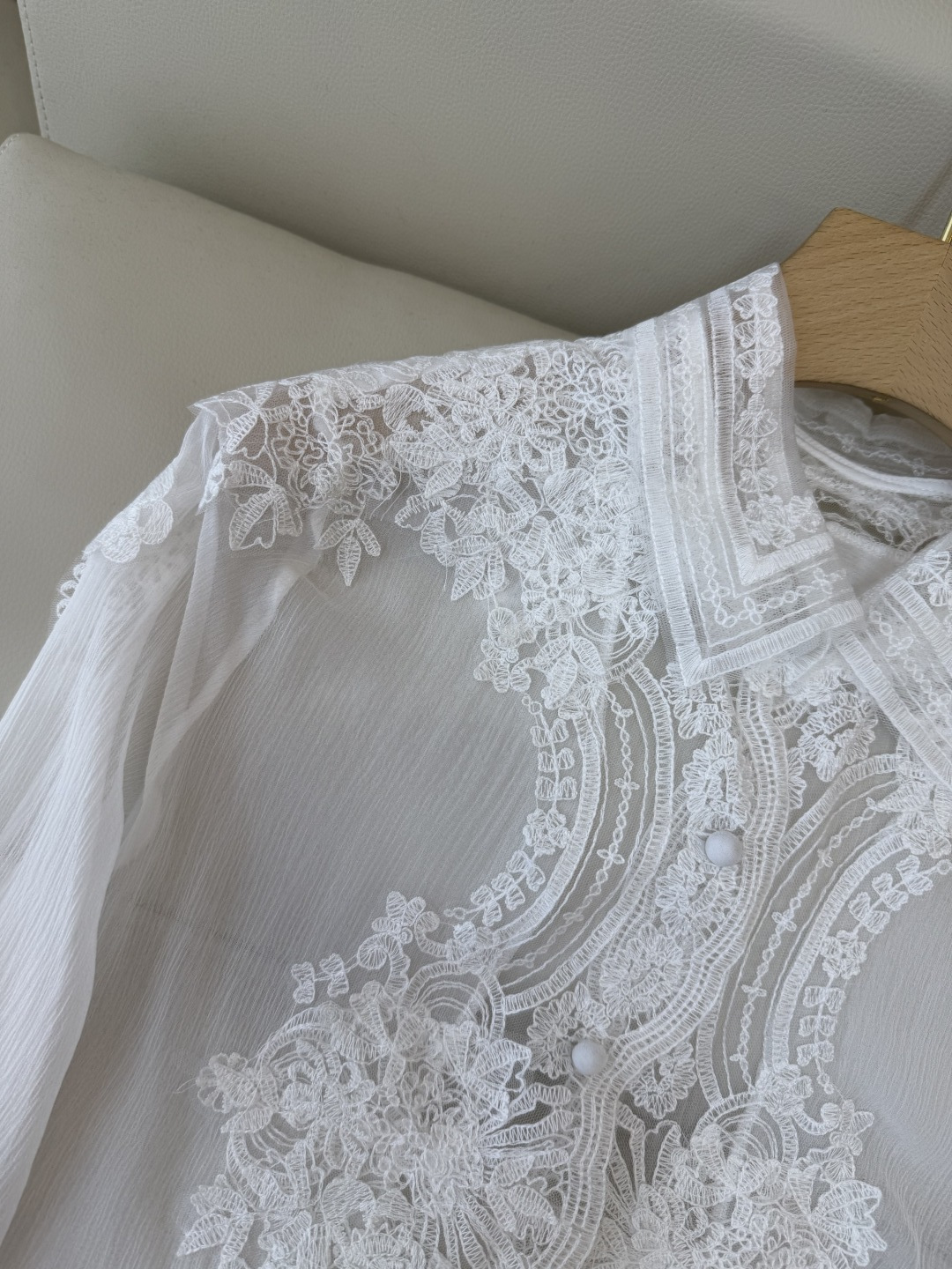 QD7641#新款衬衫💕ES 重工 顺宇丝 100% 真丝蕾丝绣花长袖衬衫 藏青色 白色 SMLXL