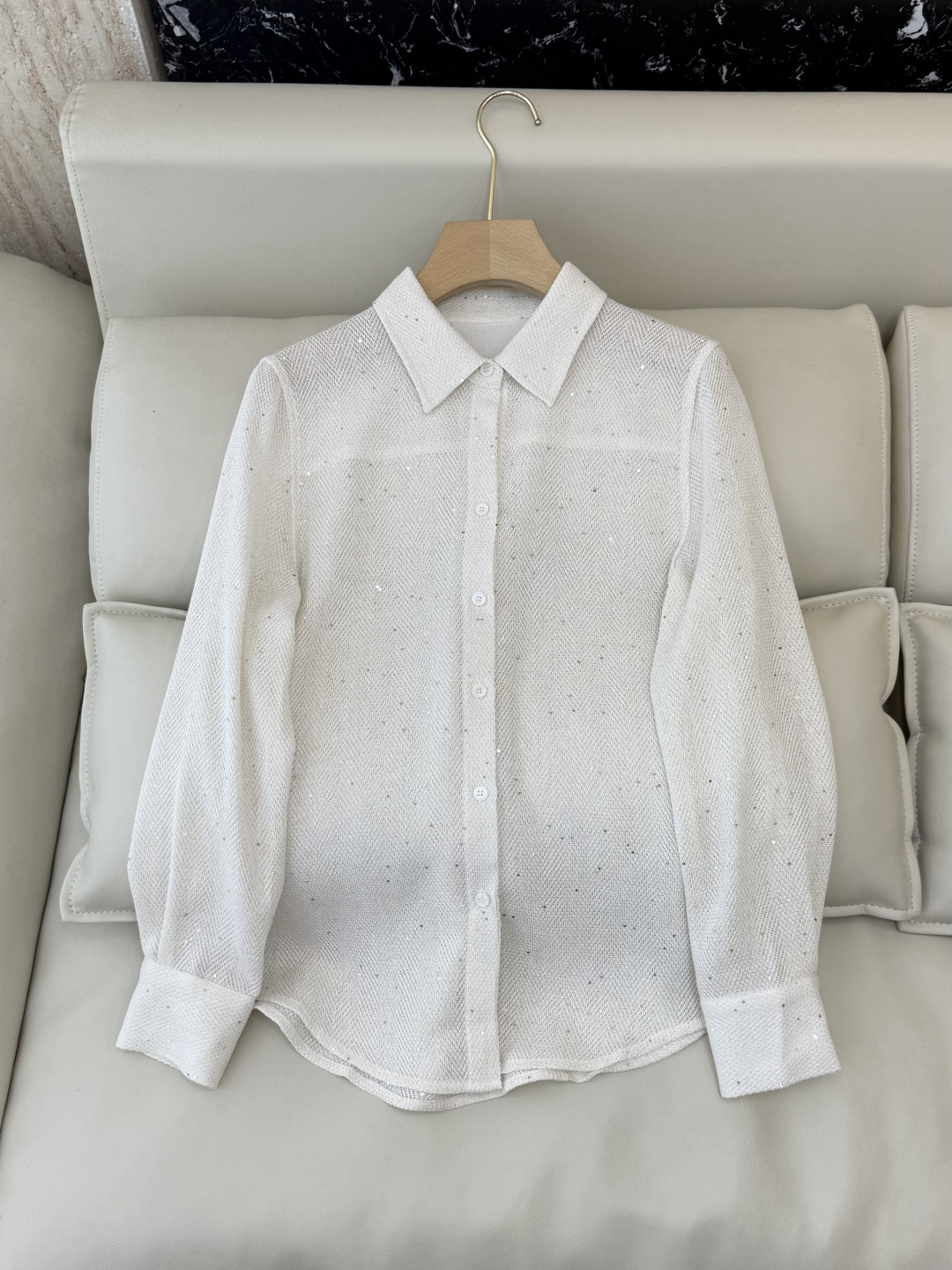 NO:665328,QD7935# new shirt BC top quality linen acetate sequin yarn long-sleeved shirt gray off-white SMLXL,,shirts, 19860909QD7935#新款衬衫 BC 顶级货 亚麻醋纤 珠片纱 长袖衬衫 灰色 米白色 SMLXL,,shirts, ,Women's clothing