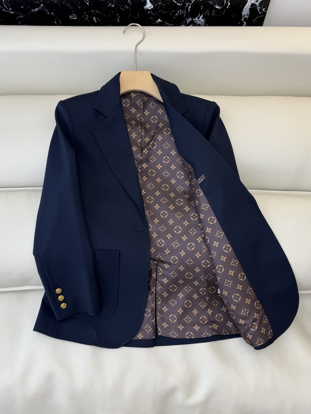 XZ0141#新款外套💕LV 50%羊毛 字母刺绣 长袖西装外套 黑色 蓝色 SMLXL