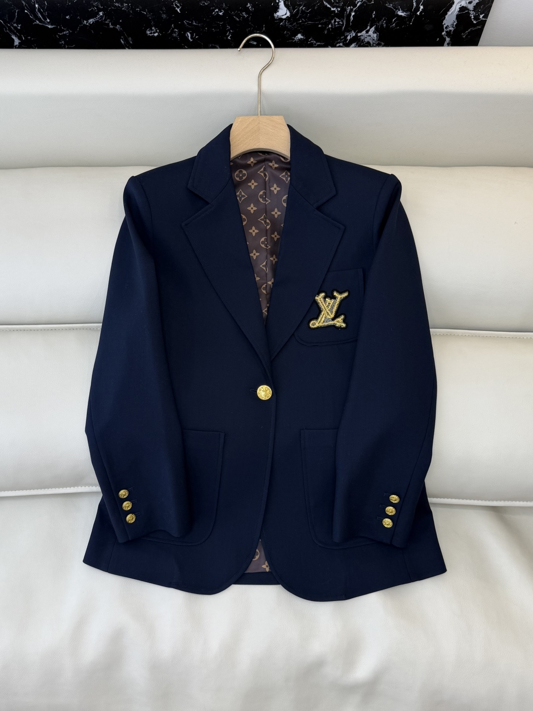 NO:665322,XZ0141# New Jacket P LV 50 Wool Letter Embroidery Long Sleeve Blazer Black Blue SMLXL,,louis vuitton,jackets & coats,business suit, 19860909XZ0141#新款外套P LV 50羊毛 字母刺绣 长袖西装外套 黑色 蓝色 SMLXL,,louis vuitton,jackets & coats,business suit, ,Women's clothing
