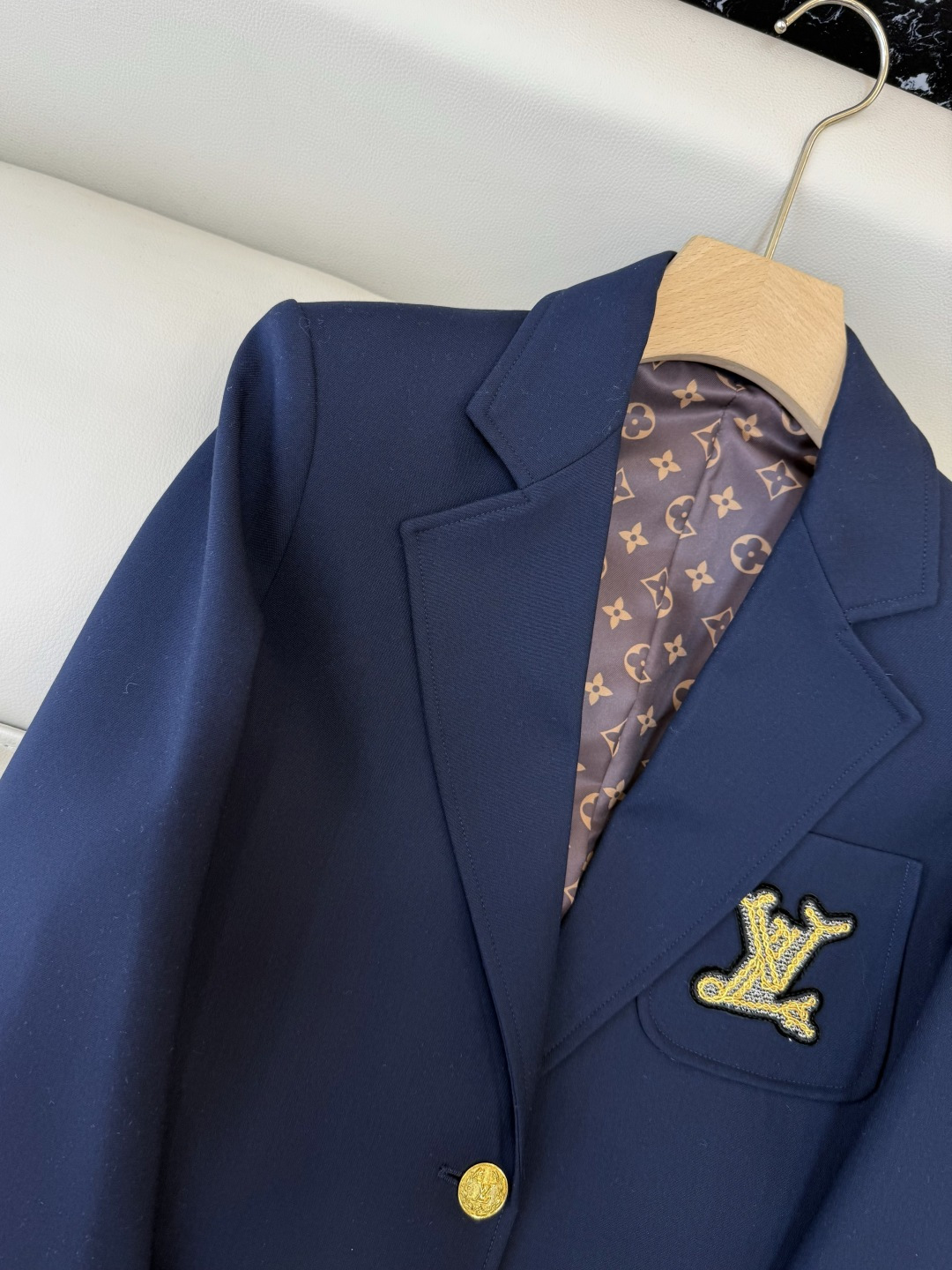 XZ0141#新款外套💕LV 50%羊毛 字母刺绣 长袖西装外套 黑色 蓝色 SMLXL