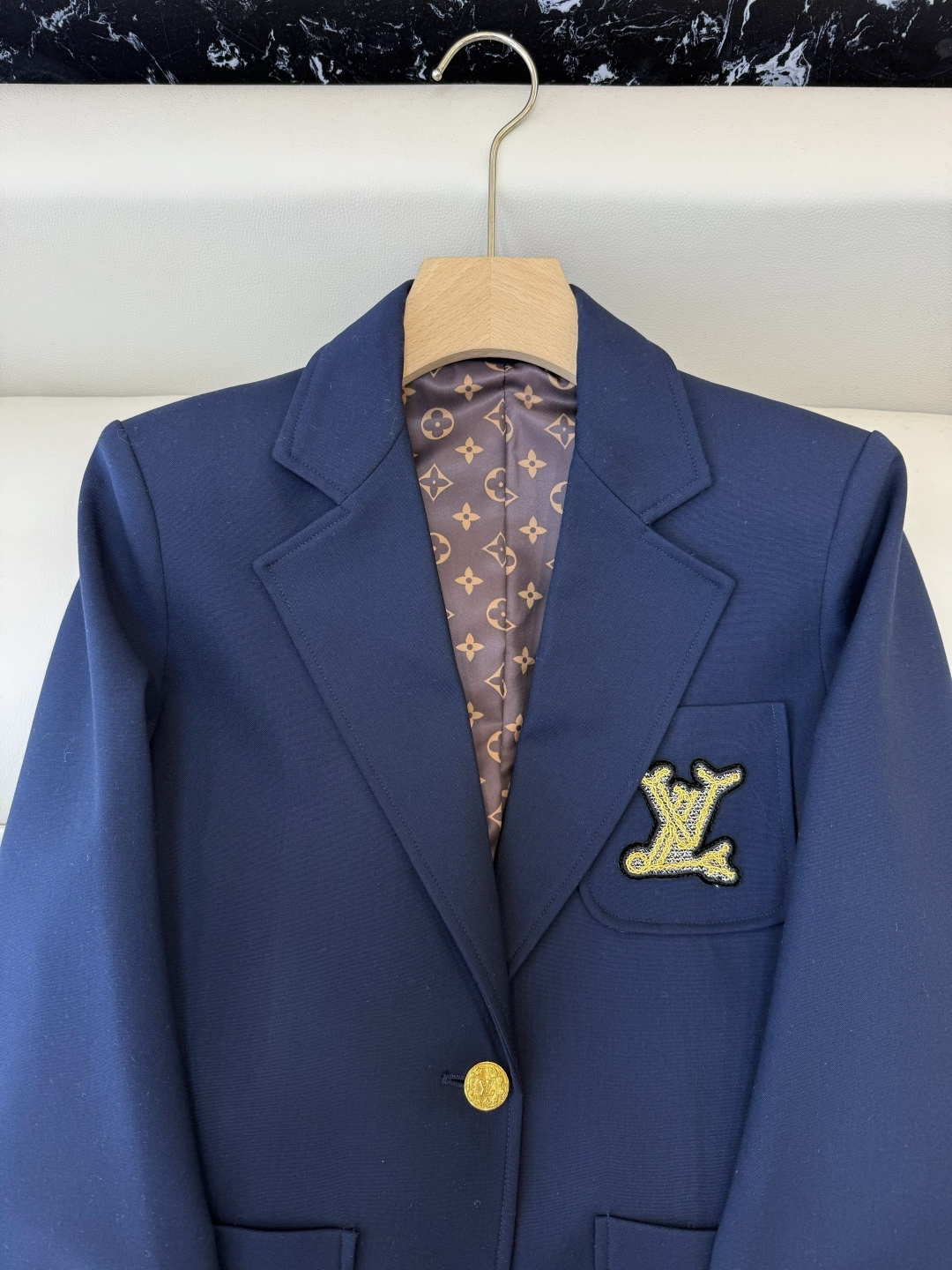 XZ0141#新款外套💕LV 50%羊毛 字母刺绣 长袖西装外套 黑色 蓝色 SMLXL