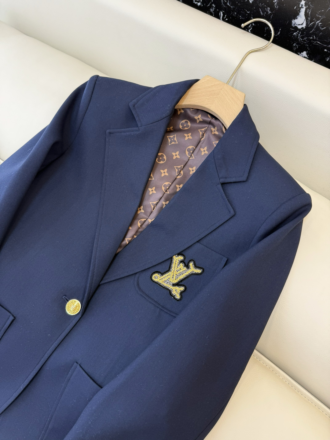 XZ0141#新款外套💕LV 50%羊毛 字母刺绣 长袖西装外套 黑色 蓝色 SMLXL