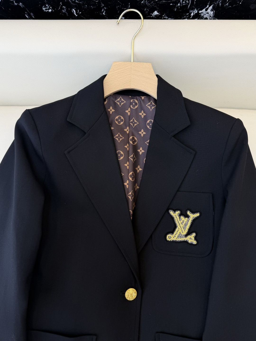 XZ0141#新款外套💕LV 50%羊毛 字母刺绣 长袖西装外套 黑色 蓝色 SMLXL