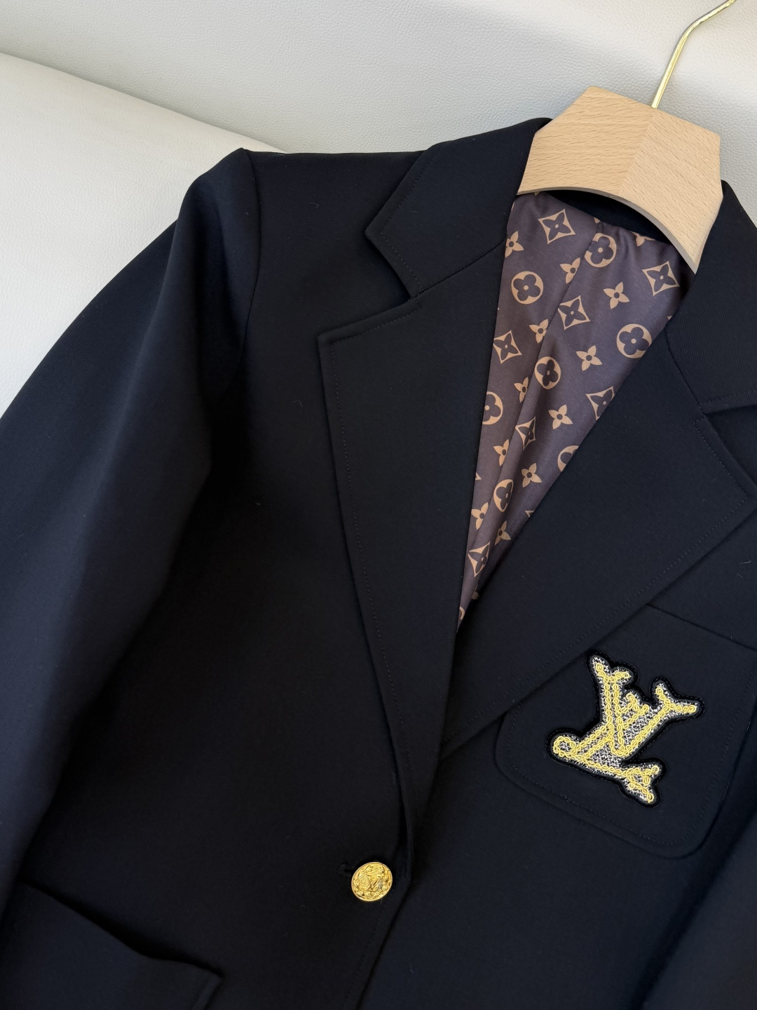 XZ0141#新款外套💕LV 50%羊毛 字母刺绣 长袖西装外套 黑色 蓝色 SMLXL