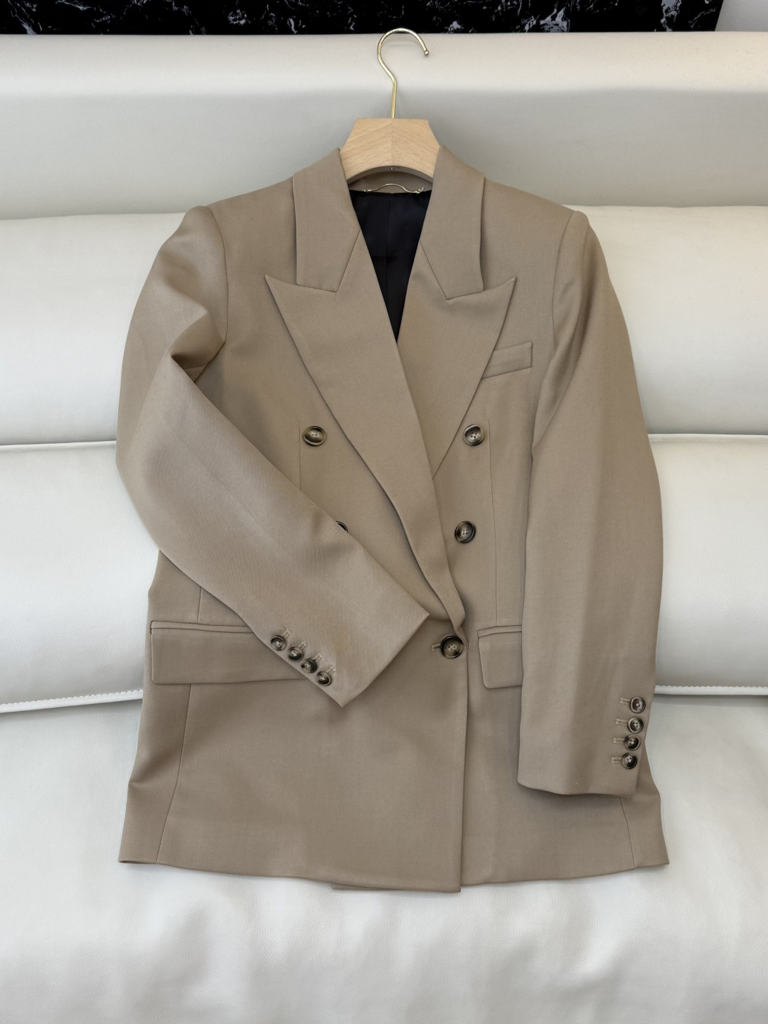 XZ089#新款外套💕YSL 超级大爆款 牛角扣长袖西装外套 黑色 卡其色 SMLXL