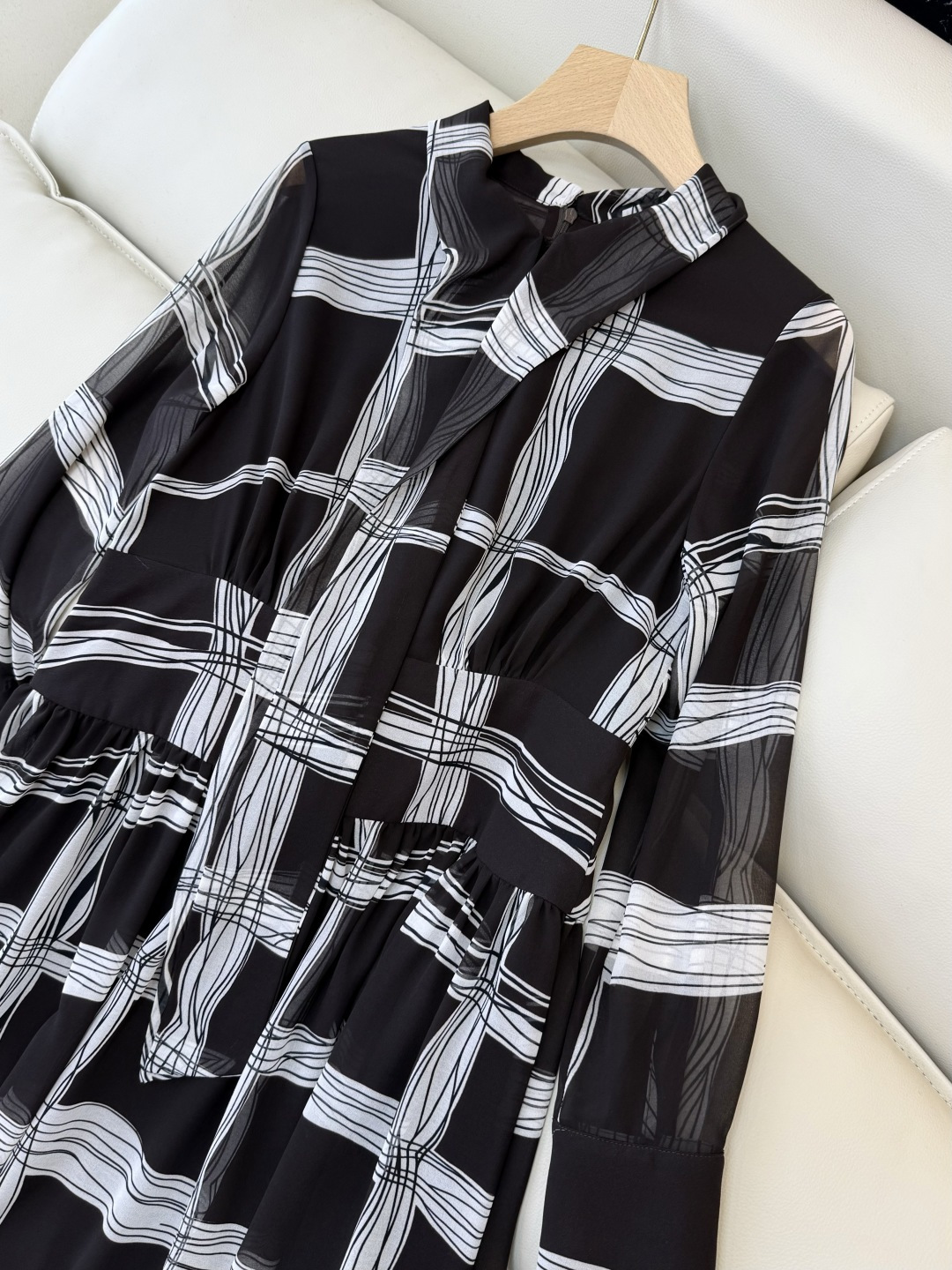 XF050#新款连衣裙💕几何拼色印花长袖 连衣裙 黑白色 SMLXL