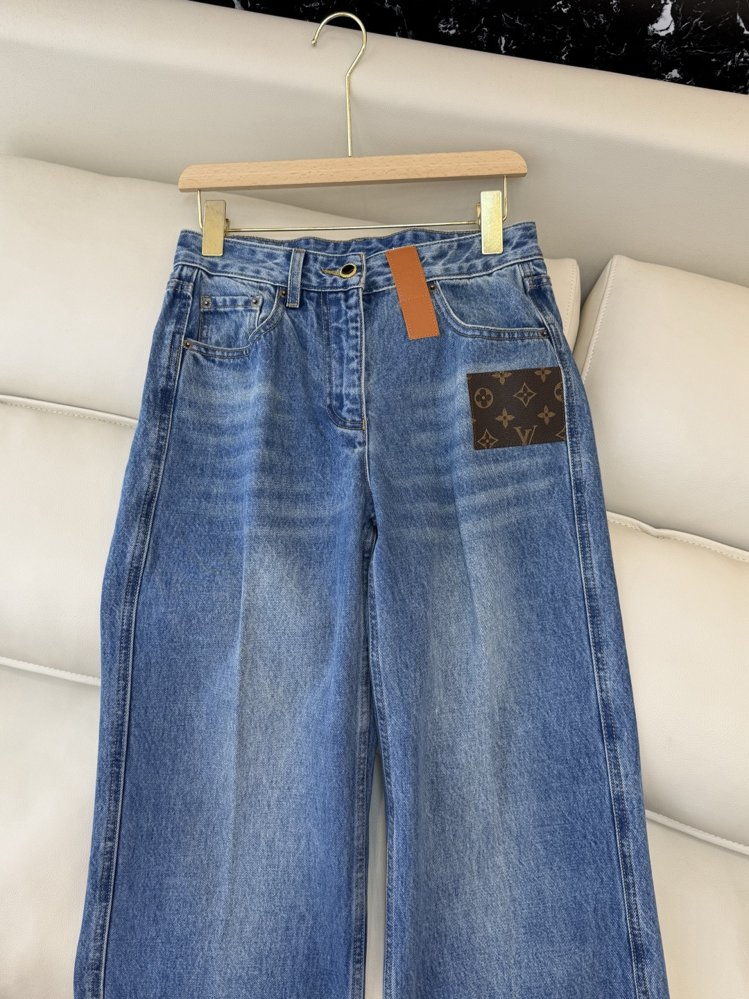 MA011#新款牛仔裤💕LV 老花logo皮标 水洗牛仔棉牛仔裤 蓝色 25-30