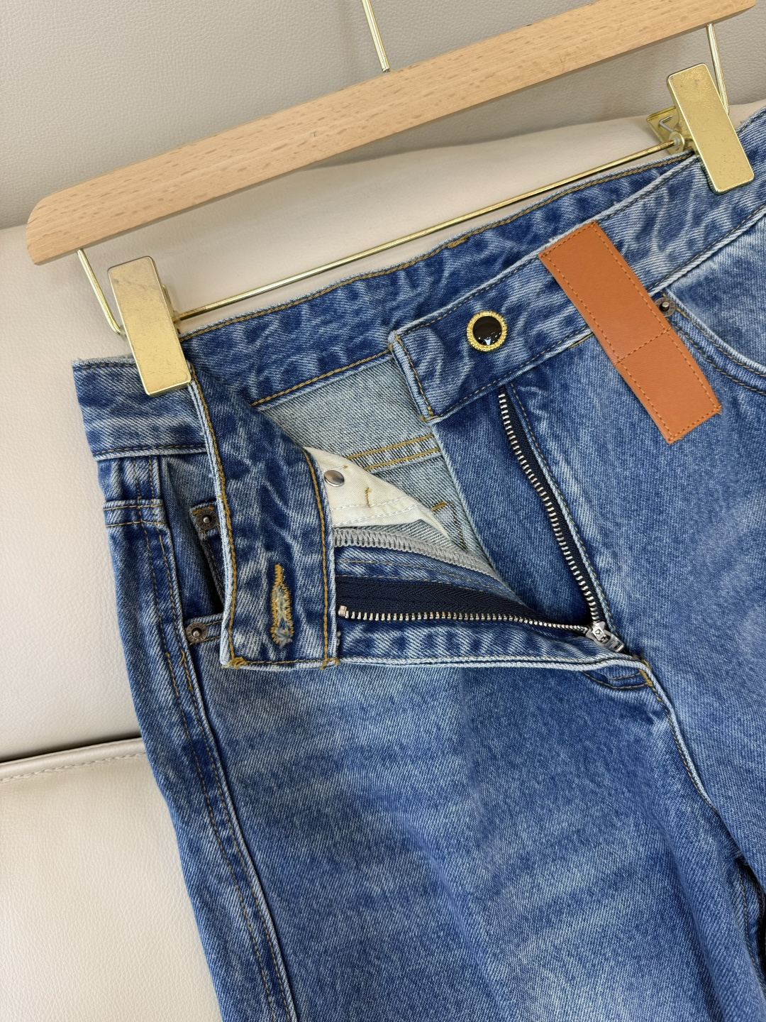 MA011#新款牛仔裤💕LV 老花logo皮标 水洗牛仔棉牛仔裤 蓝色 25-30