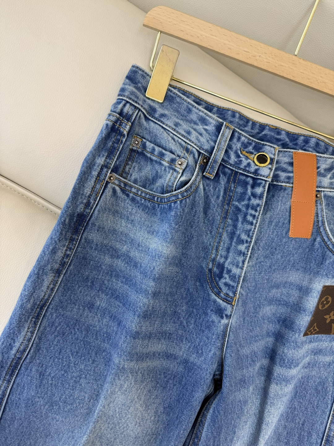 MA011#新款牛仔裤💕LV 老花logo皮标 水洗牛仔棉牛仔裤 蓝色 25-30