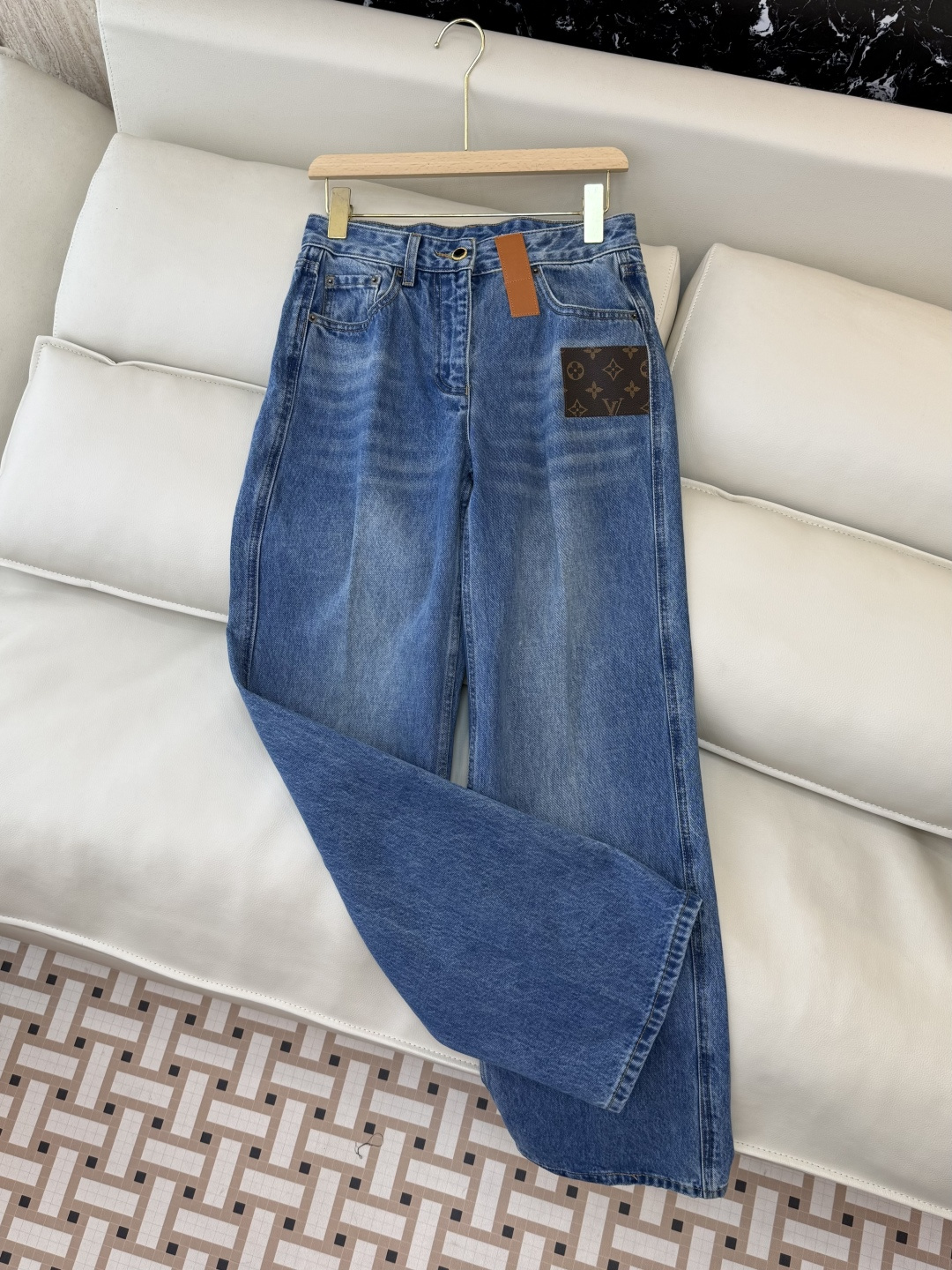 MA011#新款牛仔裤💕LV 老花logo皮标 水洗牛仔棉牛仔裤 蓝色 25-30