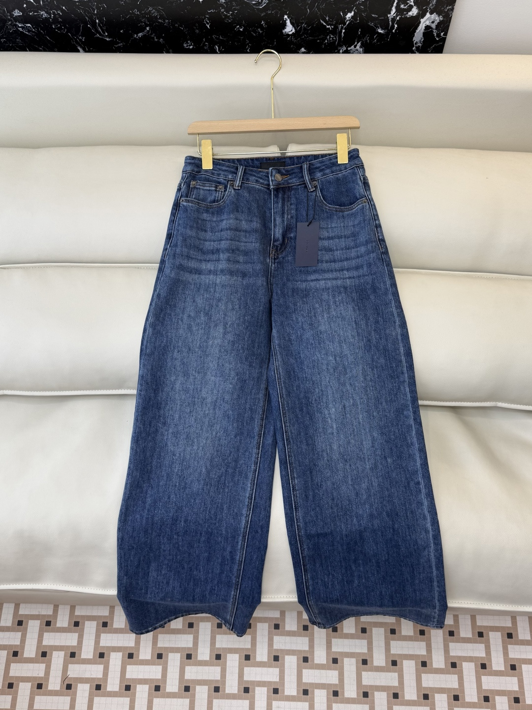 NO:667621,260C004# new jeans RADA triangle logo washed denim trousers blue black SMLXL,,prada,jeans, 19860909260C004#新款牛仔裤 RADA 三角标 水洗 牛仔长裤 蓝色 黑色 SMLXL,,prada,jeans, ,Women's clothing