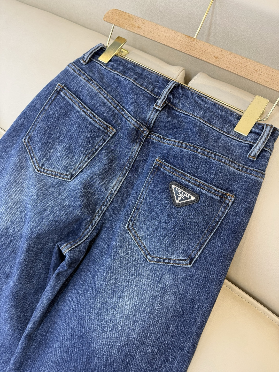 新款牛仔裤💕PRADA 三角标 水洗 牛仔长裤 蓝色 黑色 SMLXL