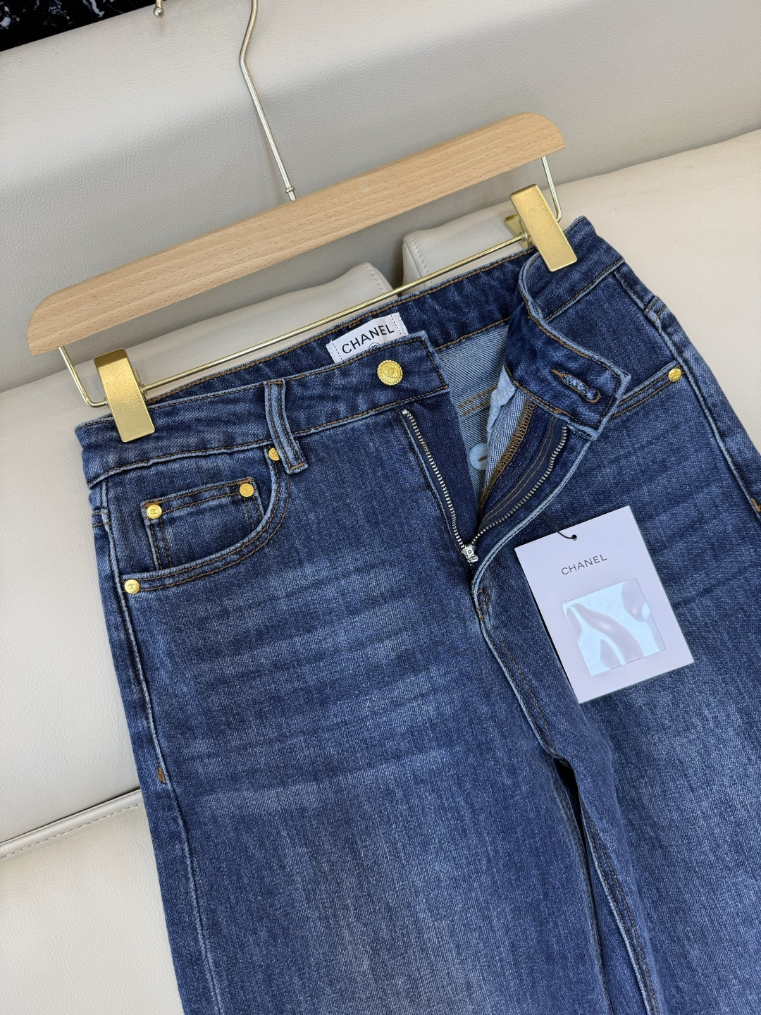 新款牛仔裤💕chanel 牛仔长裤 黑色 蓝色 SMLXL