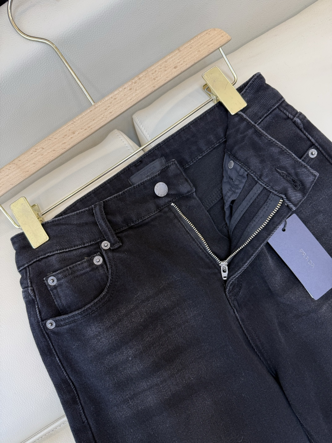 新款牛仔裤💕PRADA 三角标 水洗 牛仔长裤 蓝色 黑色 SMLXL