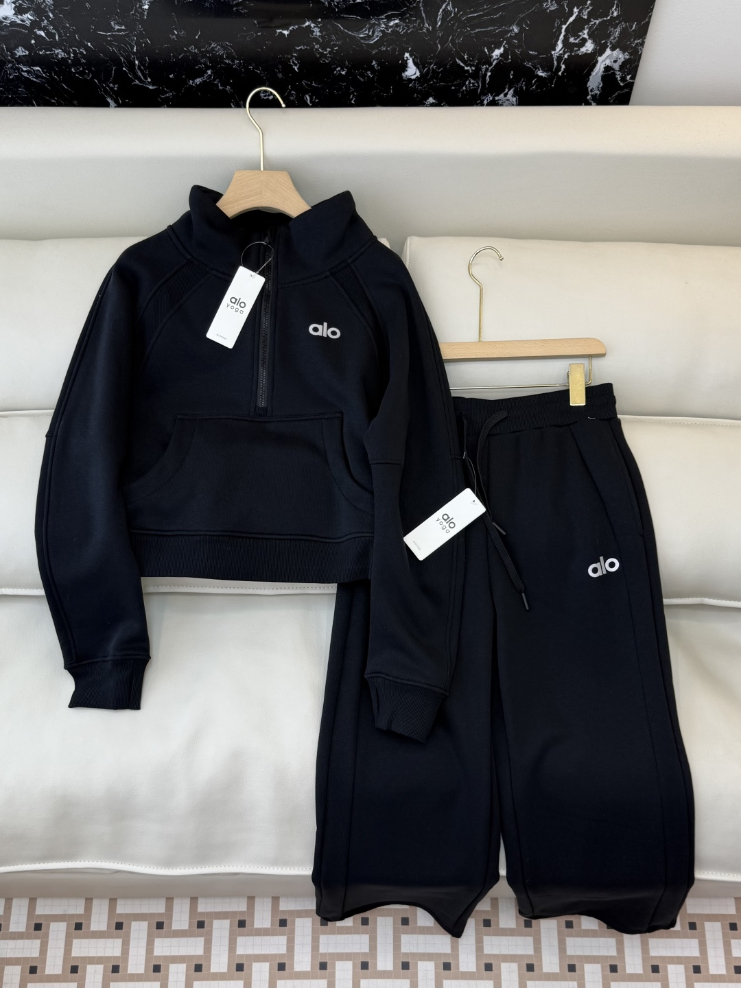 新款套装💕Alo 加绒卫衣➕长裤套装 黑色 灰色 米色 粉色 SMLXL