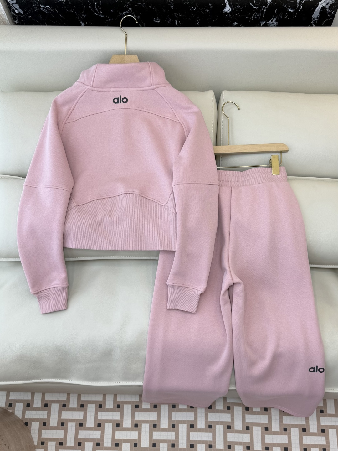 新款套装💕Alo 加绒卫衣➕长裤套装 黑色 灰色 米色 粉色 SMLXL