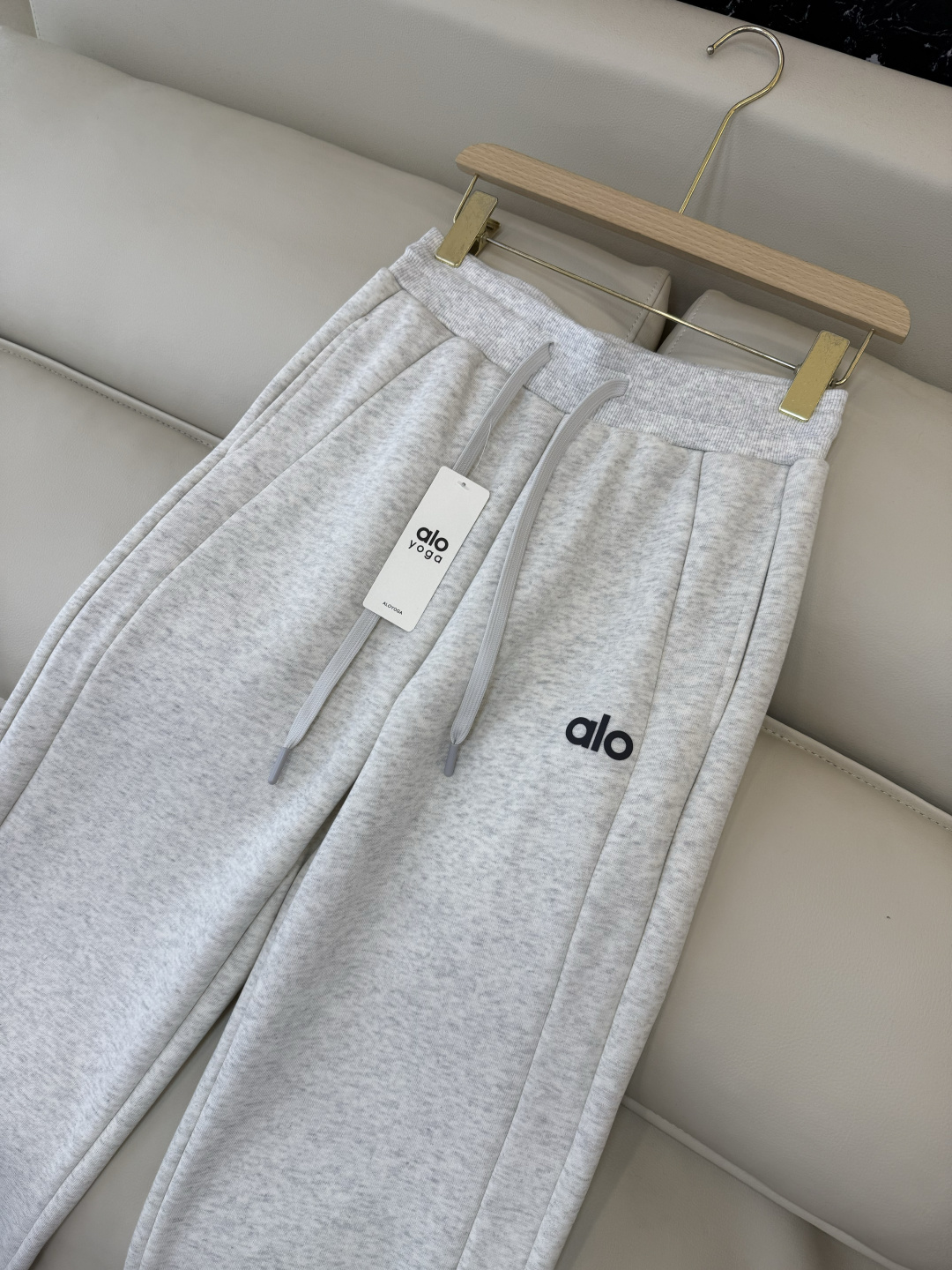 新款套装💕Alo 加绒卫衣➕长裤套装 黑色 灰色 米色 粉色 SMLXL