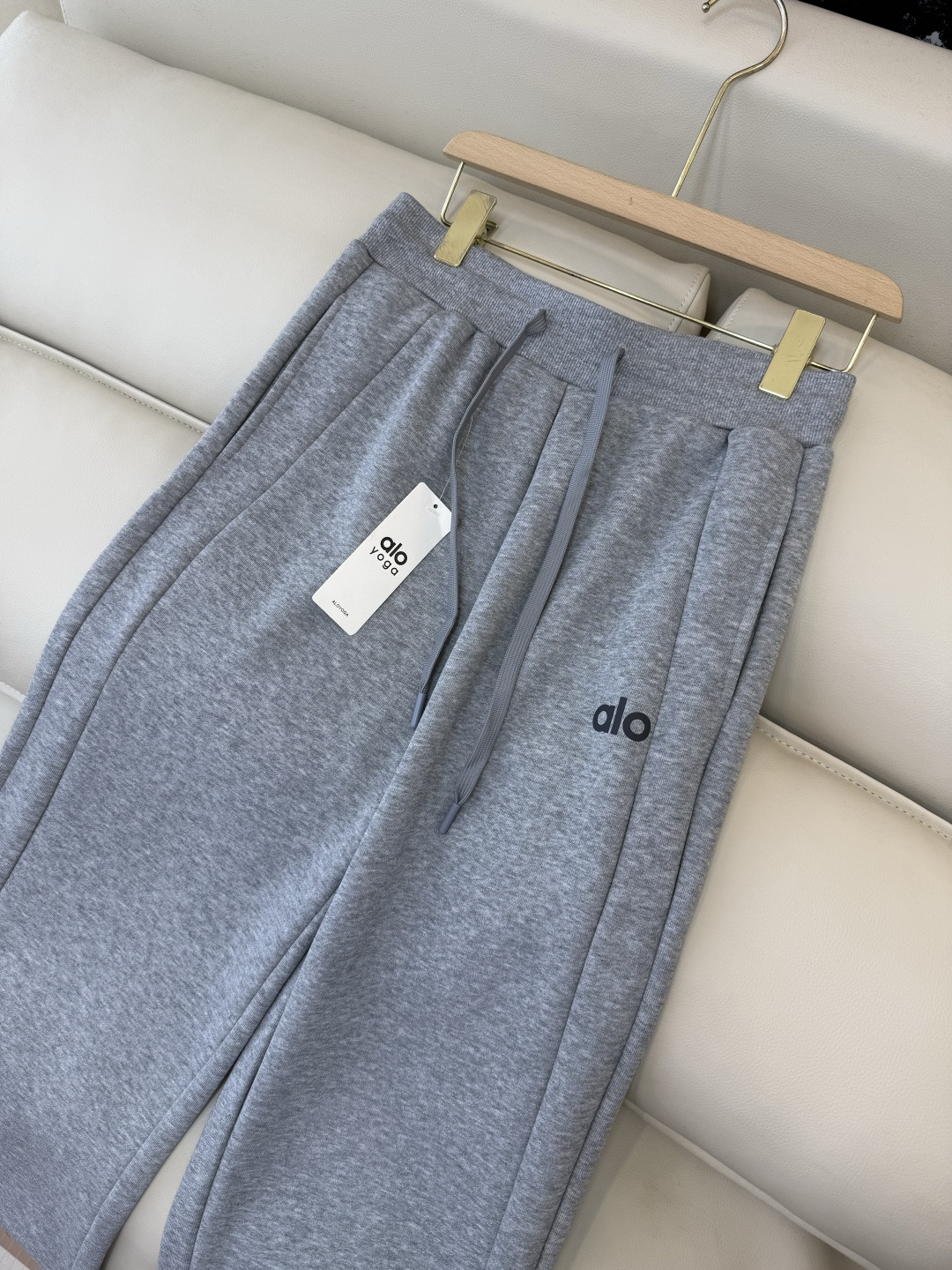 新款套装💕Alo 加绒卫衣➕长裤套装 黑色 灰色 米色 粉色 SMLXL