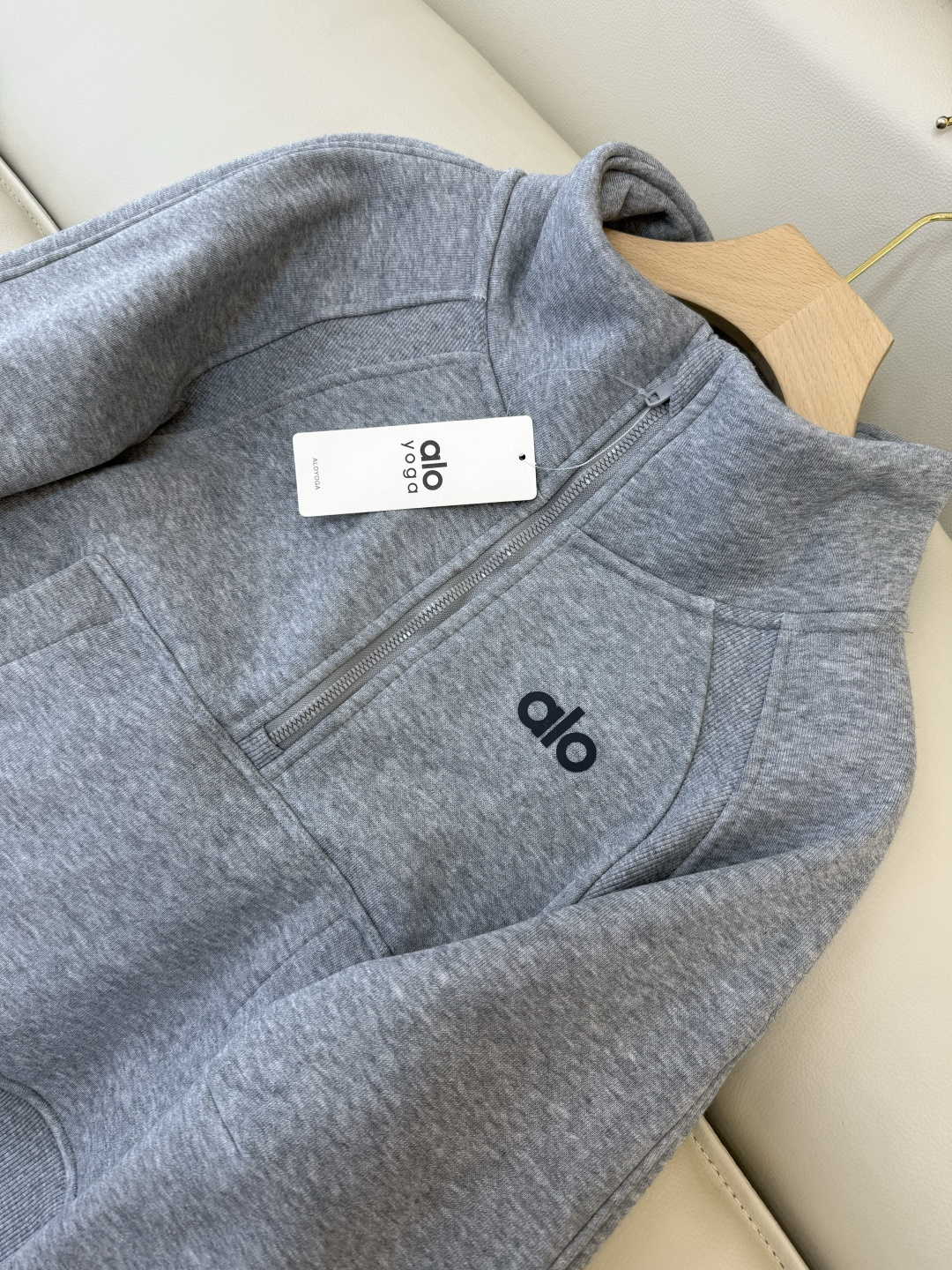 新款套装💕Alo 加绒卫衣➕长裤套装 黑色 灰色 米色 粉色 SMLXL