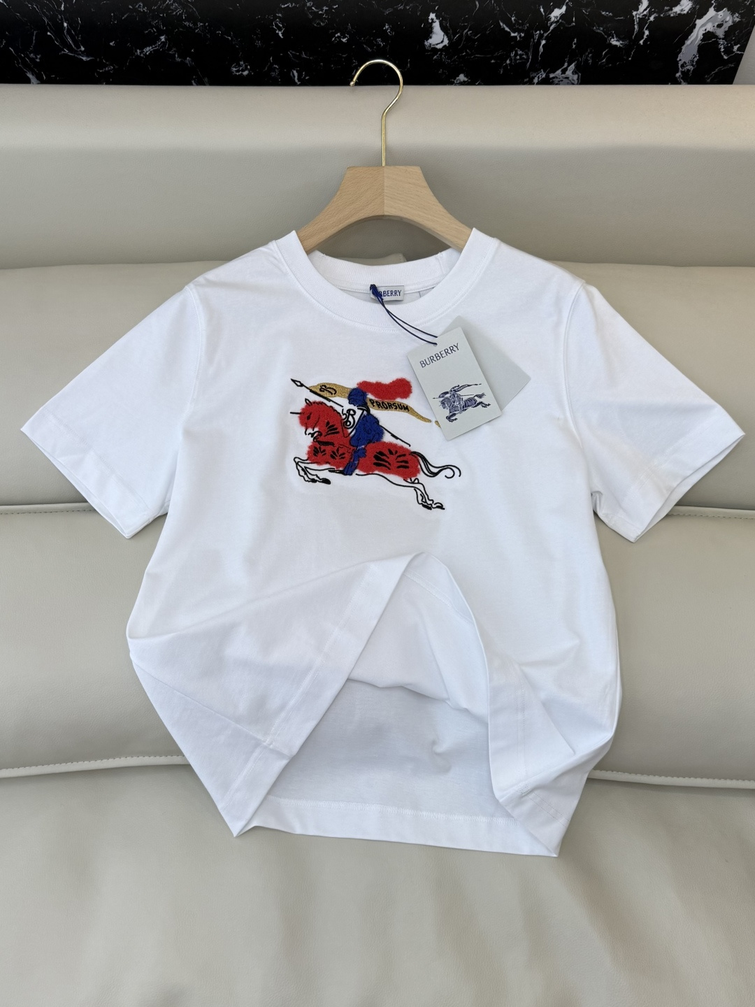 QG0135#新款T恤💕Bur 刺绣小马 logo 短袖T恤 白色 红色 SML