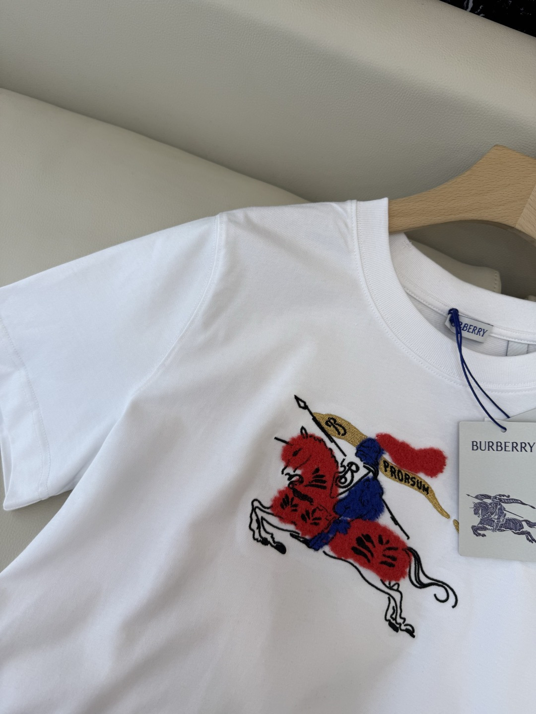 QG0135#新款T恤💕Bur 刺绣小马 logo 短袖T恤 白色 红色 SML