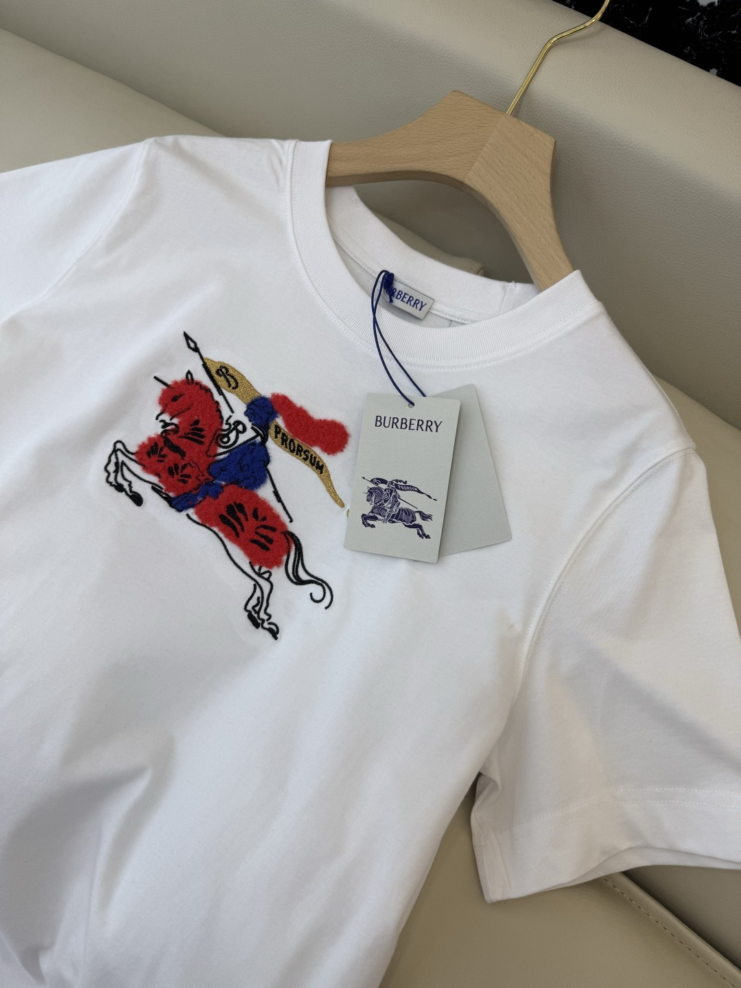 QG0135#新款T恤💕Bur 刺绣小马 logo 短袖T恤 白色 红色 SML