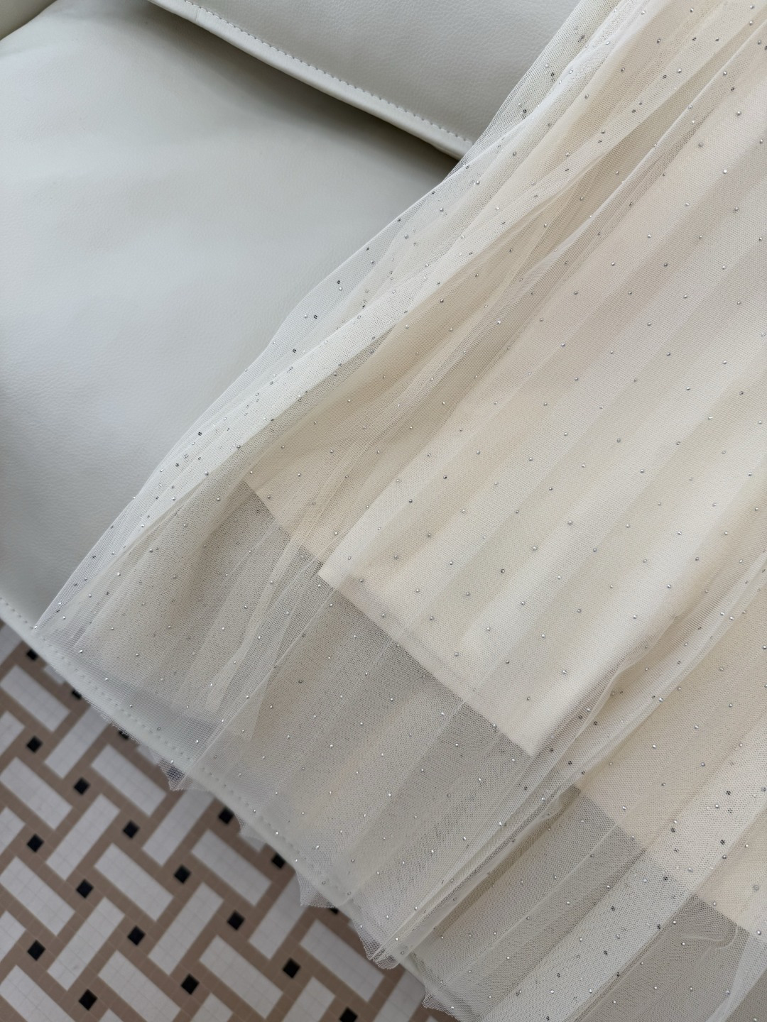 QD7958#新款半裙💕BC 网纱烫钻 百褶半裙 美拉德色 米白色 SMLXL