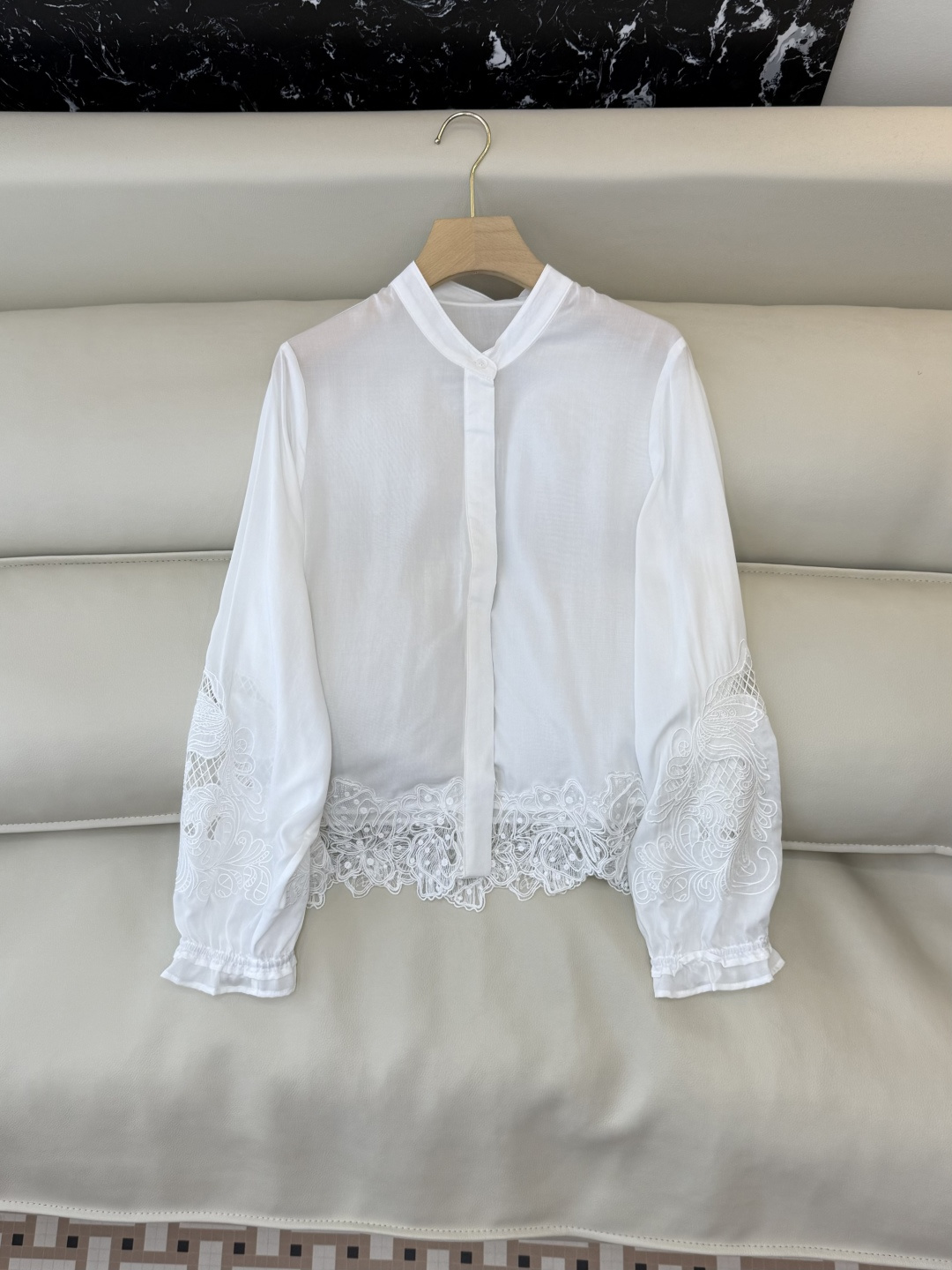 NO:687308,CY088# new shirt zim hollow lace embroidered long sleeve shirt white SML,,shirts,19860909CY088#新款衬衫 zim 镂空蕾丝绣花长袖 衬衫 白色 SML,,shirts,,Women's clothing