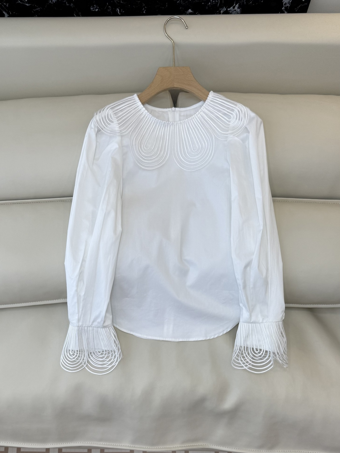 NO:687310,CY086# New Shirt P Petal Disk Style Long Sleeve Top Black White SMLXL,,shirts,19860909CY086#新款衬衫P 花瓣盘花式长袖上衣 黑色 白色 SMLXL,,shirts,,Women's clothing