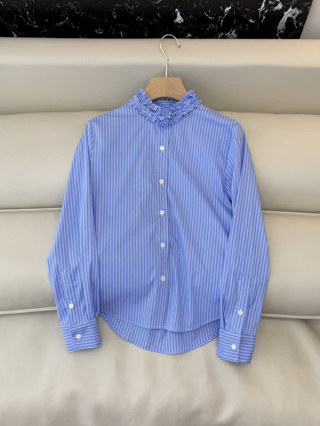 NO:687318,CY083# new shirt P celine striped stand collar long cotton shirt blue SML,,celine,shirts,19860909CY083#新款衬衫P celine 条纹立领 长款纯棉衬衫 蓝色 SML,,celine,shirts,,Women's clothing