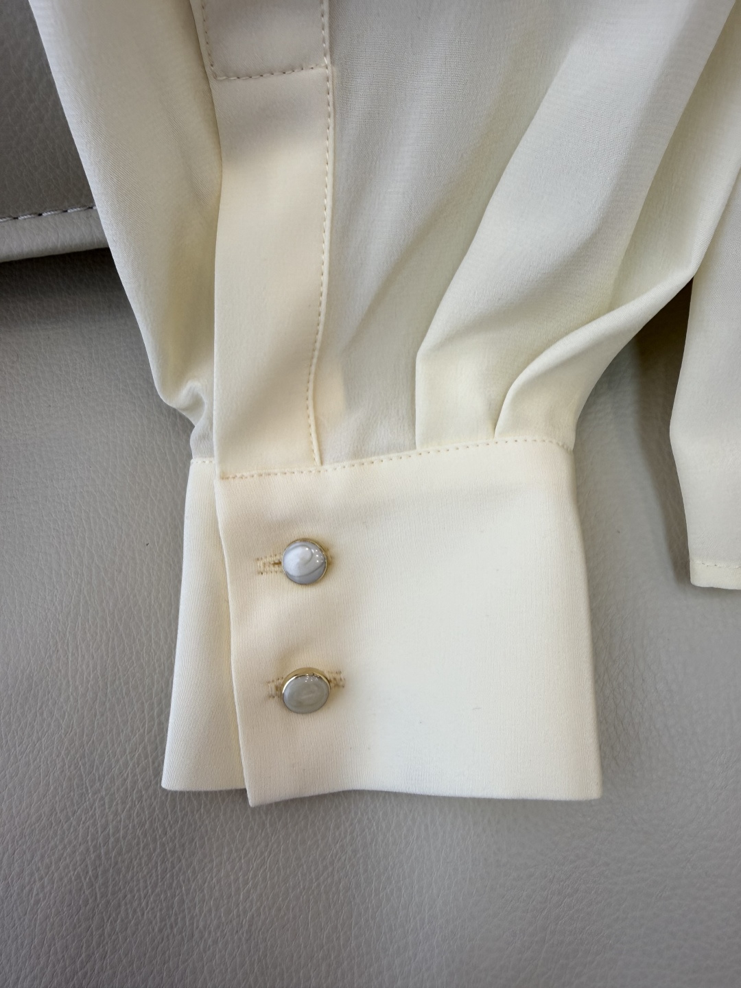 BS1059#新款衬衫💕max mara 100% 真丝配飘带 长袖衬衫 米黄色 36-42