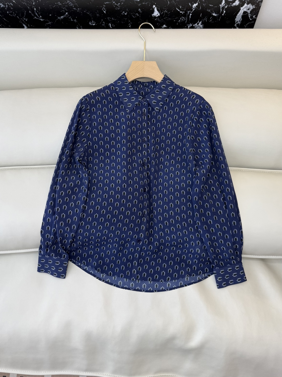 NO:686355,BS1062# new shirt P silk printed long-sleeved shirt SMLXL,,shirts,real silk,19860909BS1062#新款衬衫P 真丝印花长袖衬衫 SMLXL,,shirts,real silk,,Women's clothing