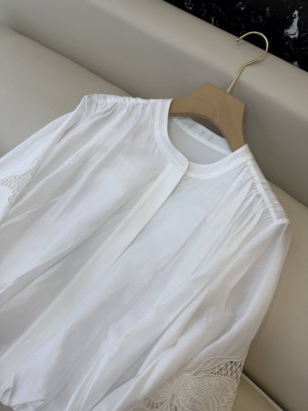 AG004#新款衬衫‼️zim* 重工刺绣镂空绣花长袖衬衫 粉色 白色 SML XL