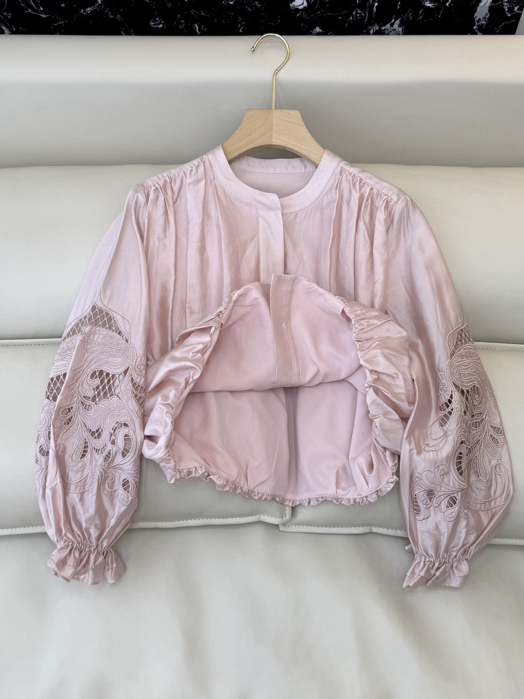 AG004#新款衬衫‼️zim* 重工刺绣镂空绣花长袖衬衫 粉色 白色 SML XL