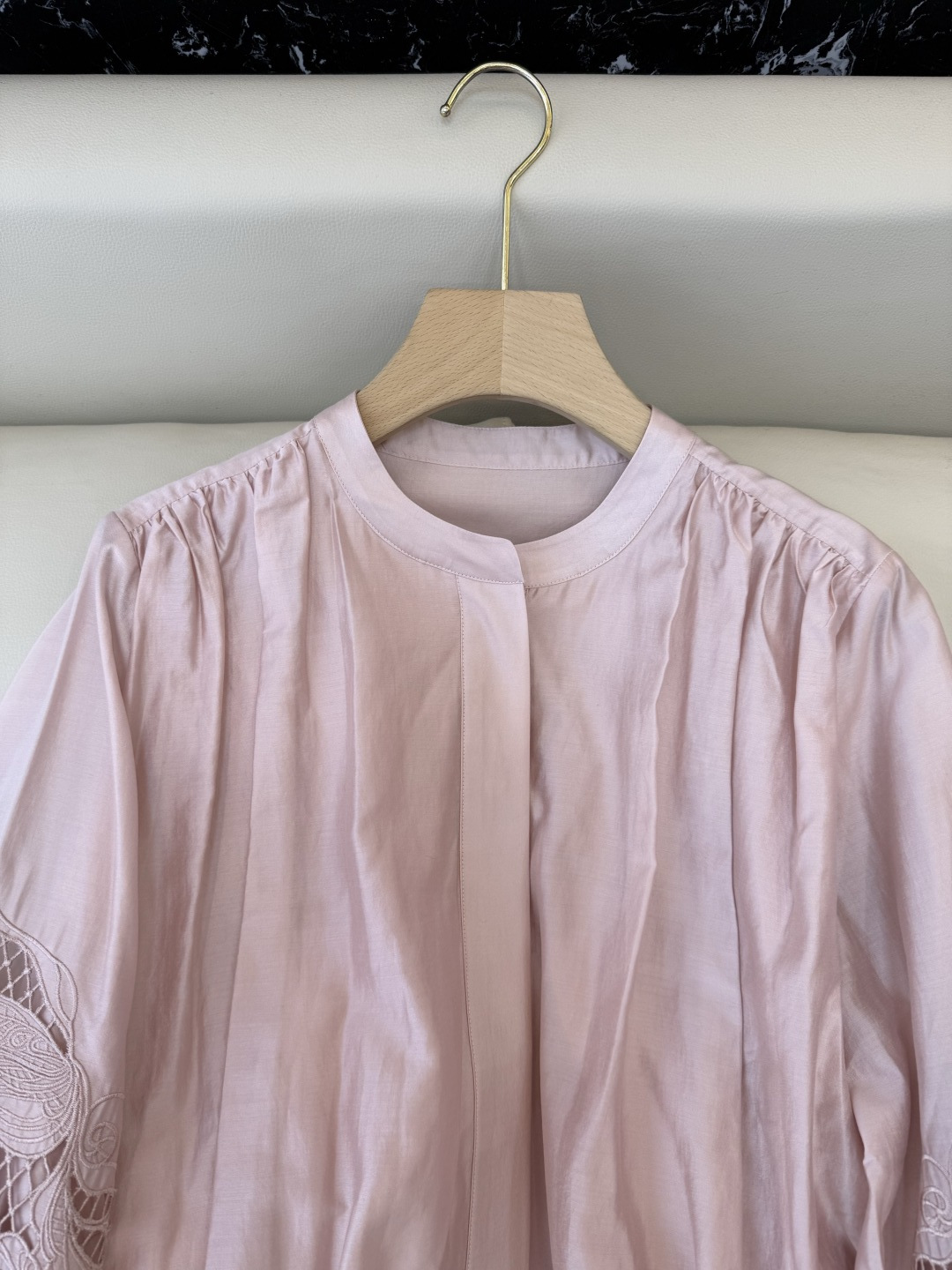 AG004#新款衬衫‼️zim* 重工刺绣镂空绣花长袖衬衫 粉色 白色 SML XL